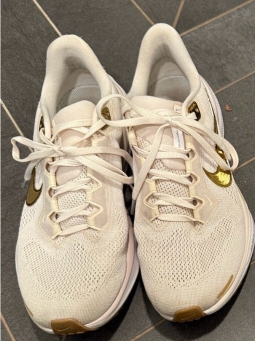 Nike Women's Cream and Gold Athletic Running Shoes